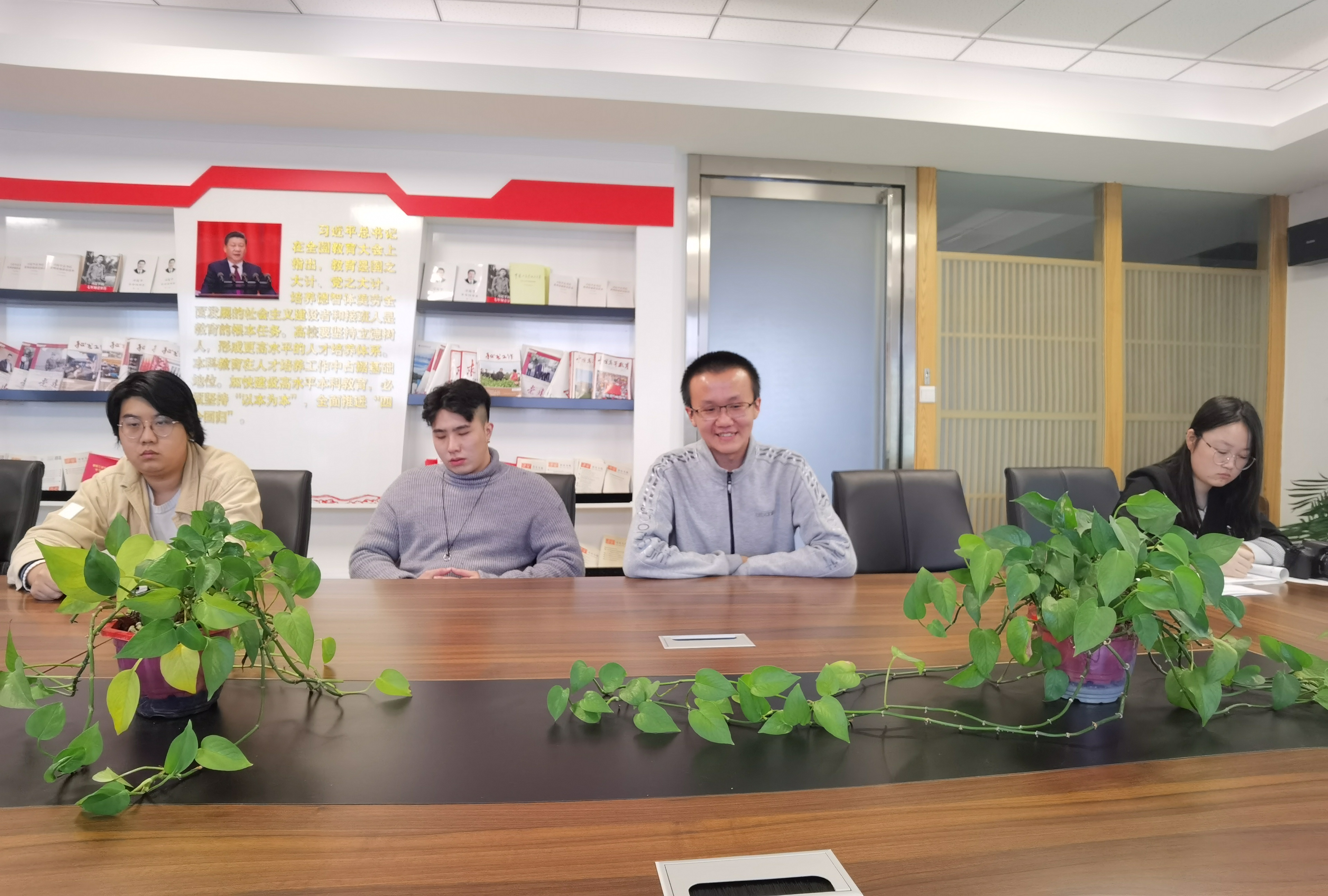 5943c8a743e142dcbb0f87df7f44c6f4.jpg 5943c8a743e142dcbb0f87df7f44c6f4.jpg