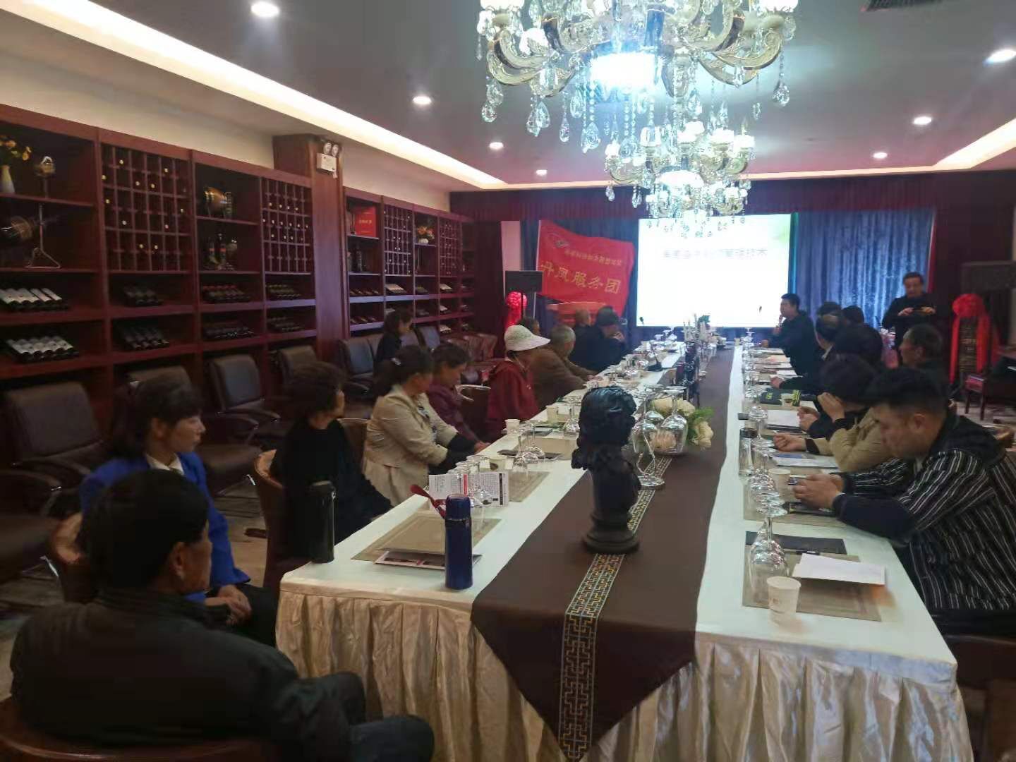 ef9db46be7f6465baab5f05dc9b3407e.jpg ef9db46be7f6465baab5f05dc9b3407e.jpg